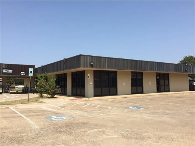 Building Photo - 410 E Abram St