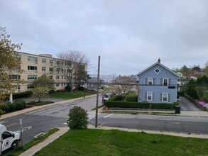 Building Photo - 281 Pequot Ave