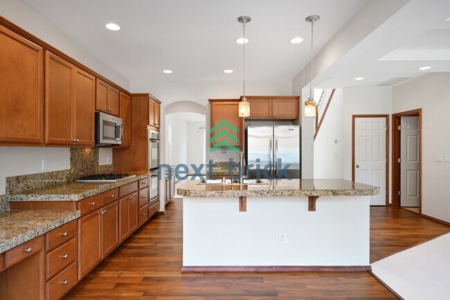 Building Photo - "Charming 4-Bed Kenmore Haven: Spacious 2,440 Sq Ft with 2.5 Baths!"