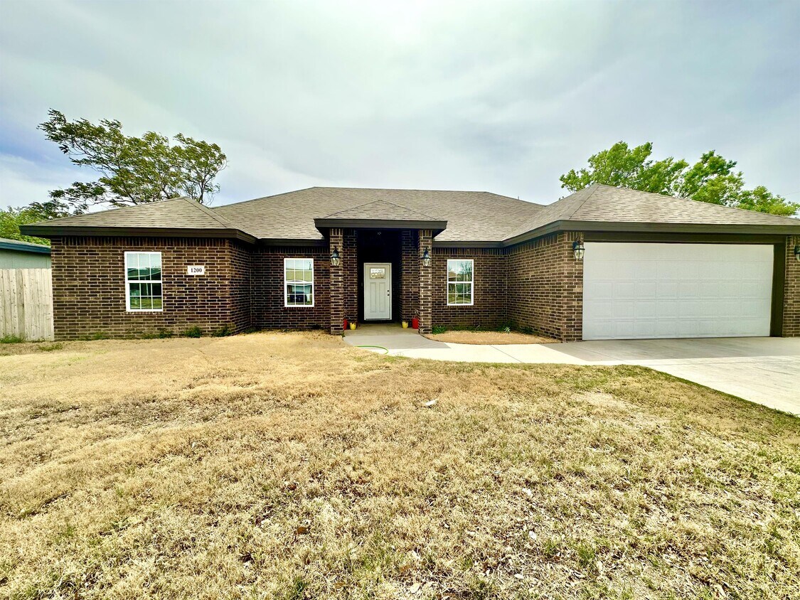 1200 E Parker Ave, Midland, TX 79701 House for Rent in Midland, TX