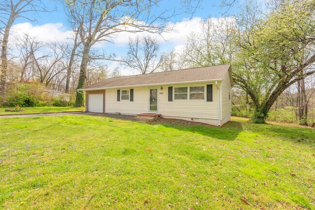 Foto del edificio - 3917 Oakwood Ln