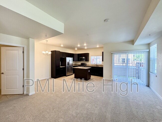 Foto del edificio - 12874 Jasmine St