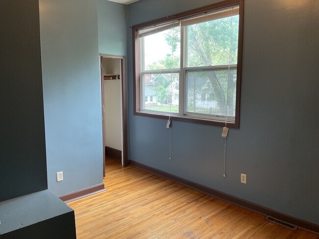 Foto del edificio - 512 Beaumont St E