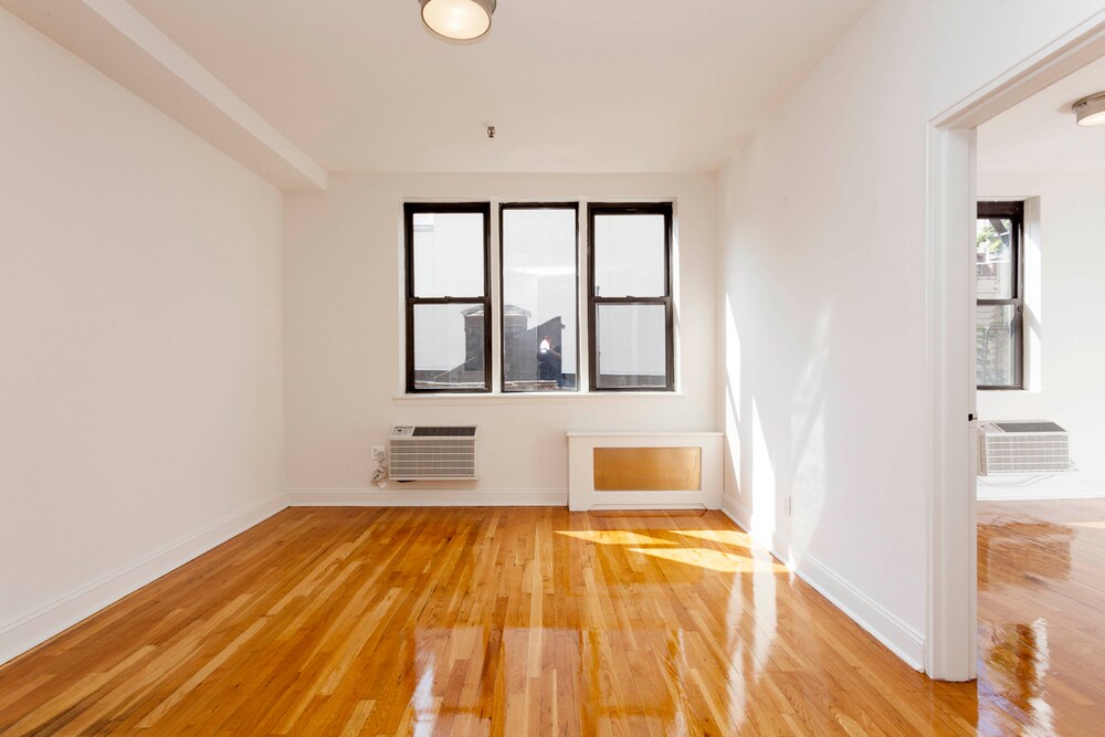 Foto principal - 1437 York Ave
