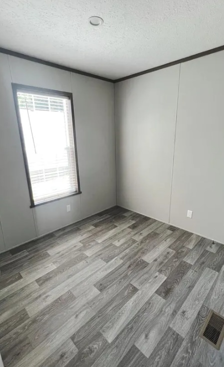 Foto del edificio - 6623 Sleepy Hollow Blvd