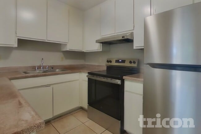 Foto del edificio - 6644 Hometown Way