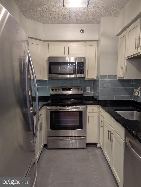 Foto del edificio - 1301 N Courthouse Rd