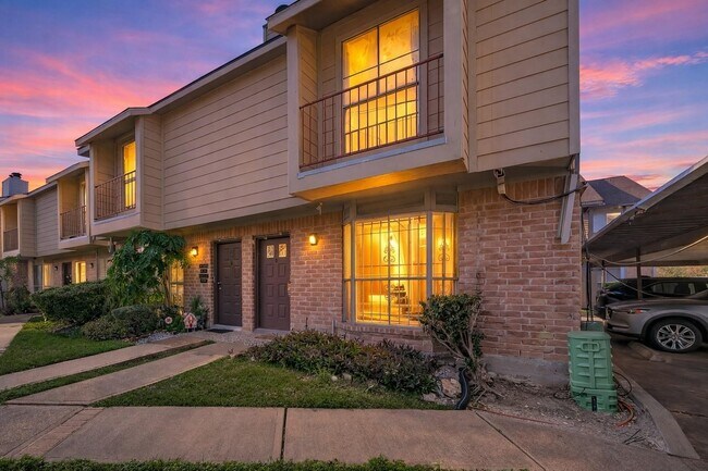 Foto del edificio - 9350 Country Creek St