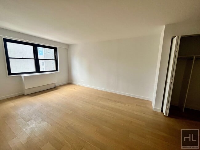 Building Photo - East 39th Street