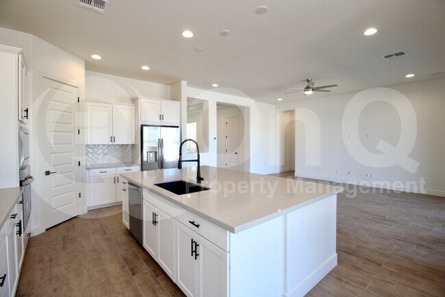 Building Photo - 22654 E Lawndale Pl
