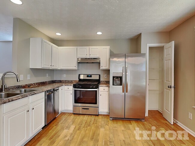 Foto del edificio - 250 Oak Grove Way