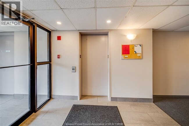 Building Photo - 451 Grand Marais Rd W