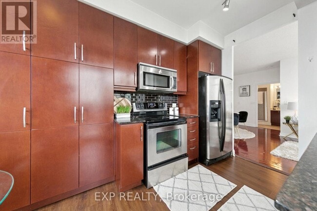 Building Photo - 70 Absolute Ave