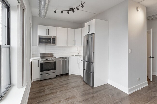 Foto del edificio - 7655 N Sheridan Rd