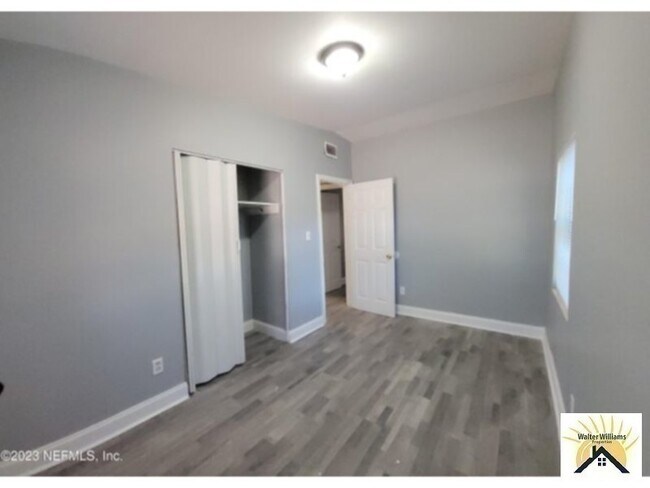 Building Photo - Newly remodeled 3/1