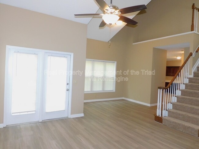 Foto del edificio - 7185 Avenbury Cir