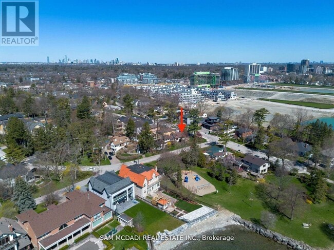 Photo du bâtiment - 62 Maple Ave S
