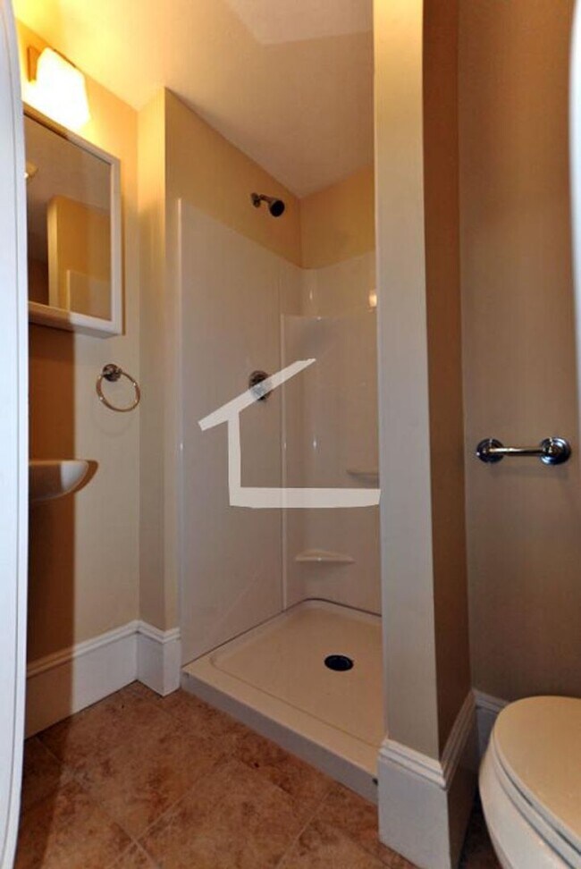 Building Photo - No Brokers Fee. Central Mission Hill Locat...