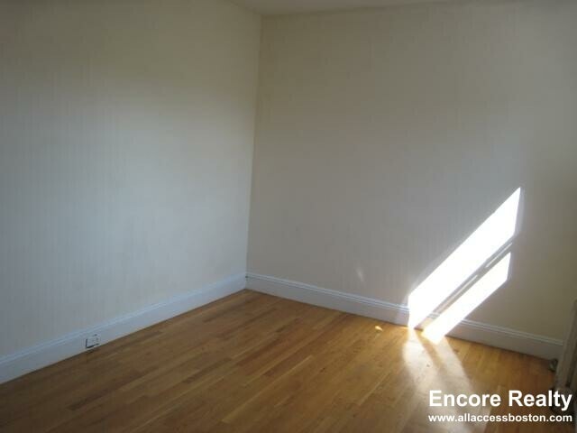 Building Photo - 62 Egmont St