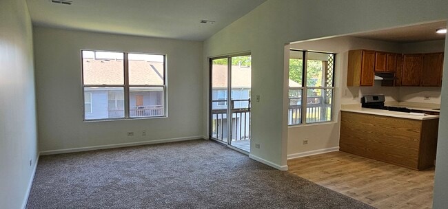 Building Photo - 1 Acorn Ln