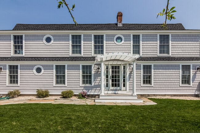 Building Photo - 157 Overshore Dr E