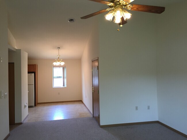 Foto del edificio - 614 Westwynd Ct
