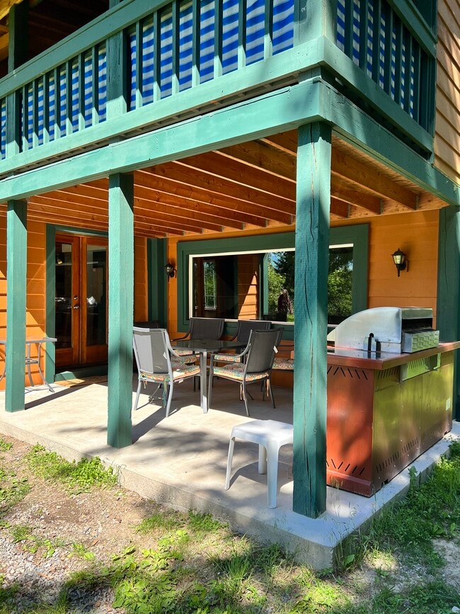 Building Photo - 260 Rustic Ln