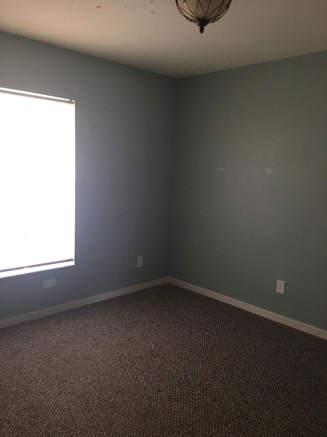 Foto del edificio - FIRST MONTHS RENT FREE -Single Family home in NE Cape Coral