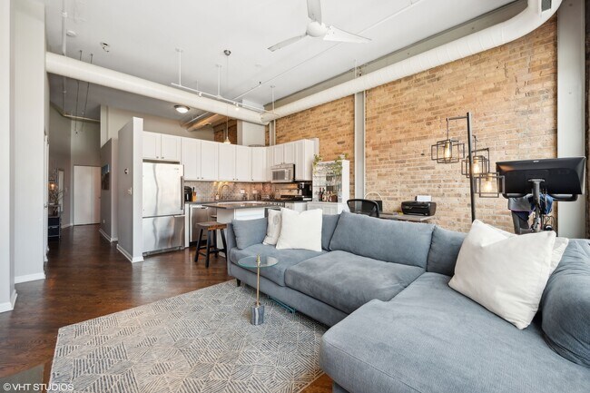 Foto del edificio - 1400 N Milwaukee Ave