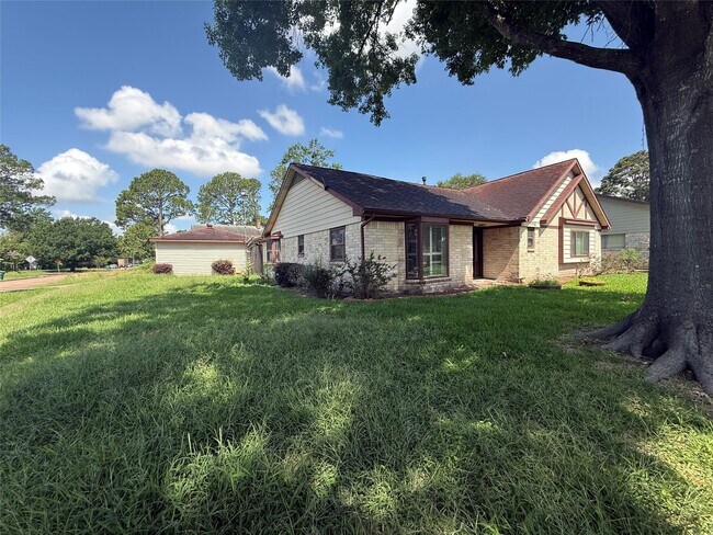 Foto del edificio - 7718 Lacy Hill Dr