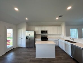 Building Photo - 7410 Hillside Arbor