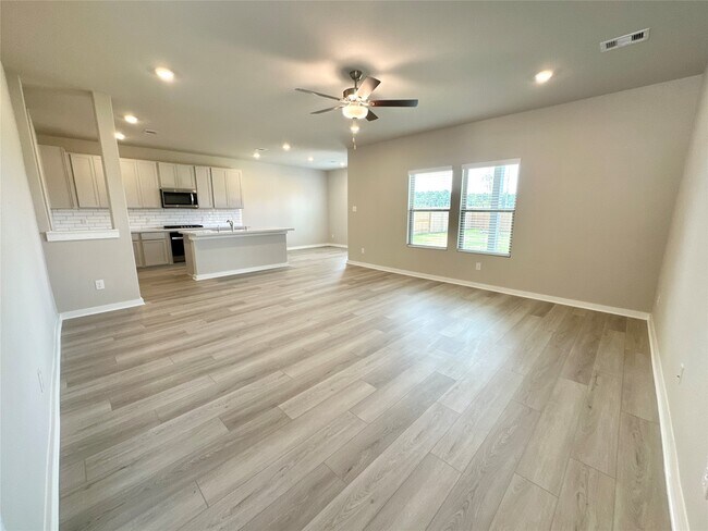Foto del edificio - 12176 Ridge Top Dr