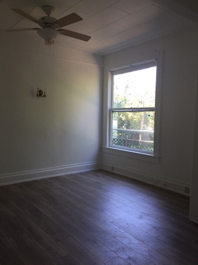 Building Photo - 362 Linden Ave
