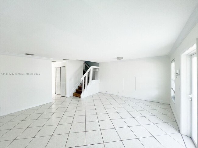 Foto del edificio - 5565 SW 43rd St