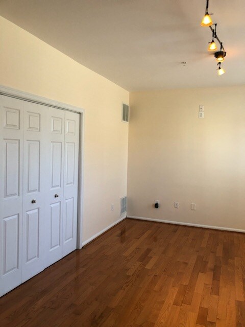 Foto del edificio - 855 E Lombard St