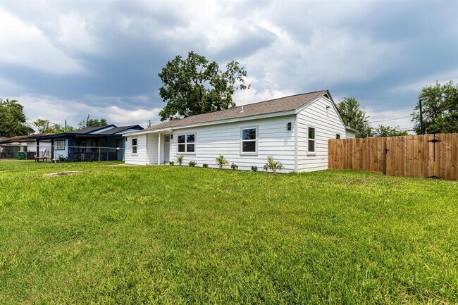 Foto del edificio - 9529 Fairland Dr