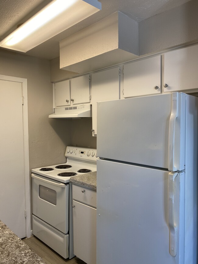 Electric Appliances - 7500 Highcrest Dr