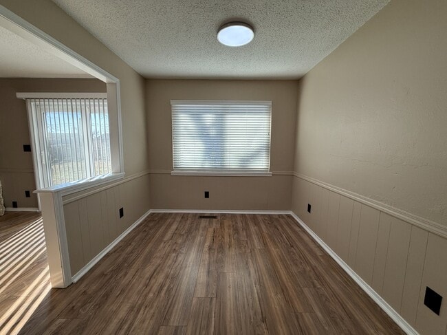 Building Photo - 714 E Beaver St