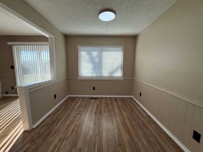 Foto del edificio - 714 E Beaver St