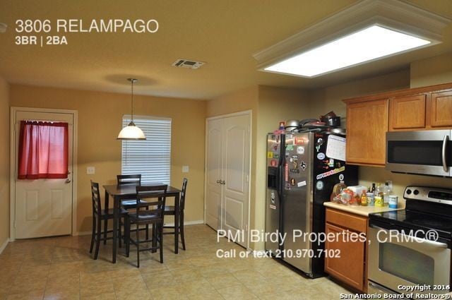 Building Photo - 3806 Relampago