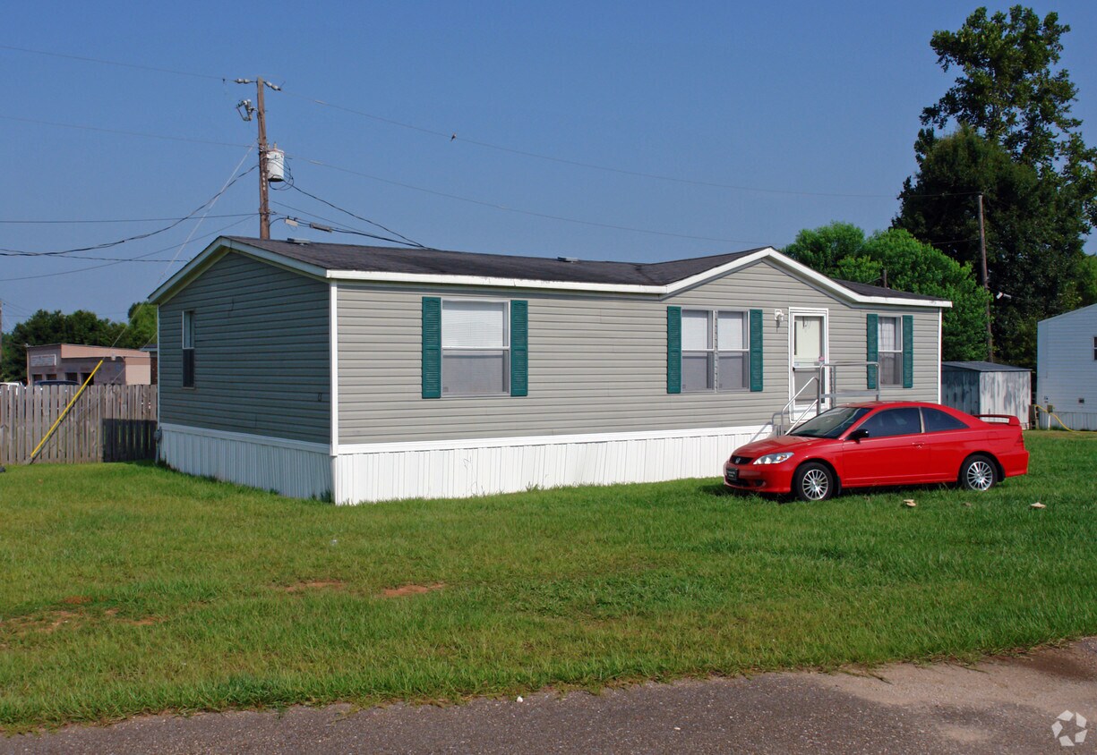 Building Photo - Villaga Park West(Trailor Park)