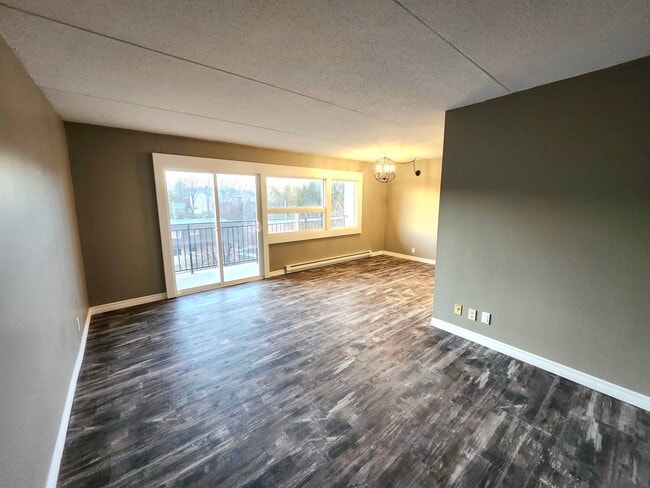 Building Photo - 411 Ellerdale St