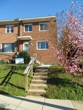 Building Photo - 5807 36th Ave