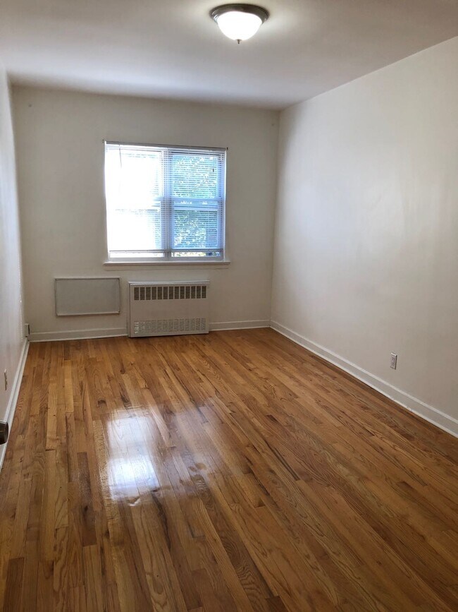 Foto del edificio - 6469 Alderton St