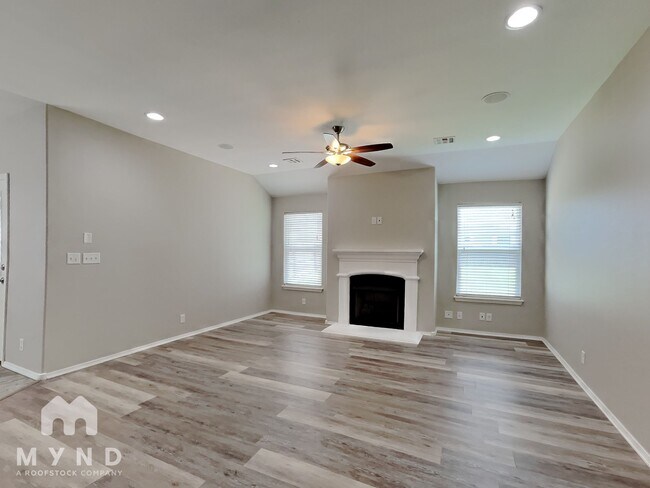 Foto del edificio - 12810 E 67th Pl N