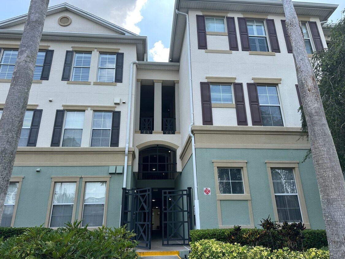 Foto principal - Comfortable and Spacious 3 bedroom 2 Bath ...