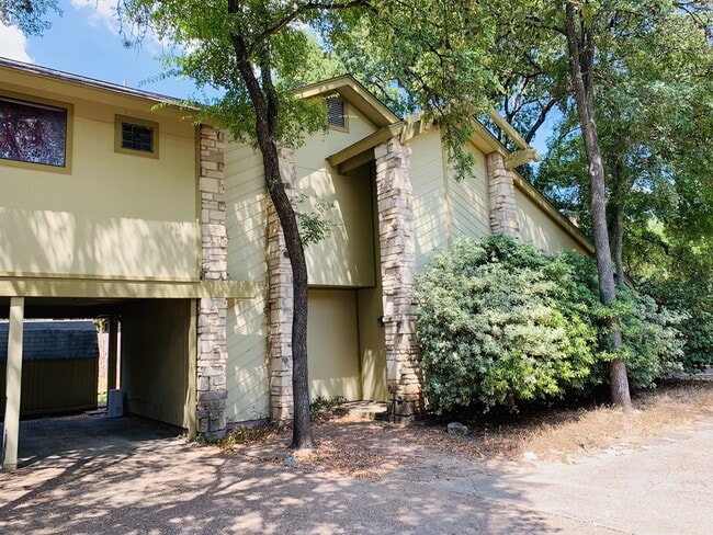 Building Photo - 1713 Cinnamon Path
