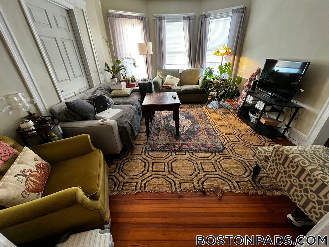 Foto principal - 49 Conwell Ave