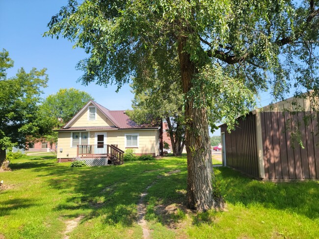 Back of house and garage - 1032 Tiffany St