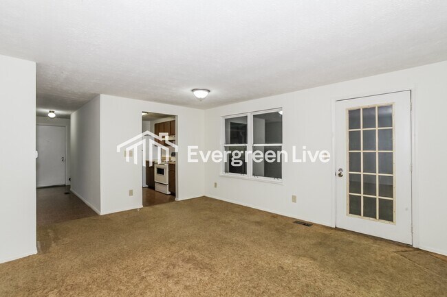 Foto del edificio - 8654 Belle Chase Dr